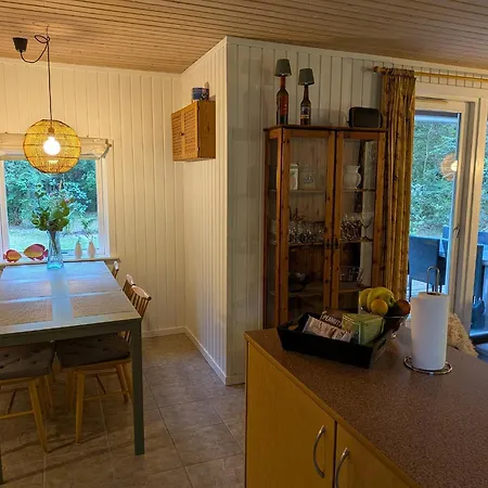 Härligt I Lyngshuse Vid Semesterbostad